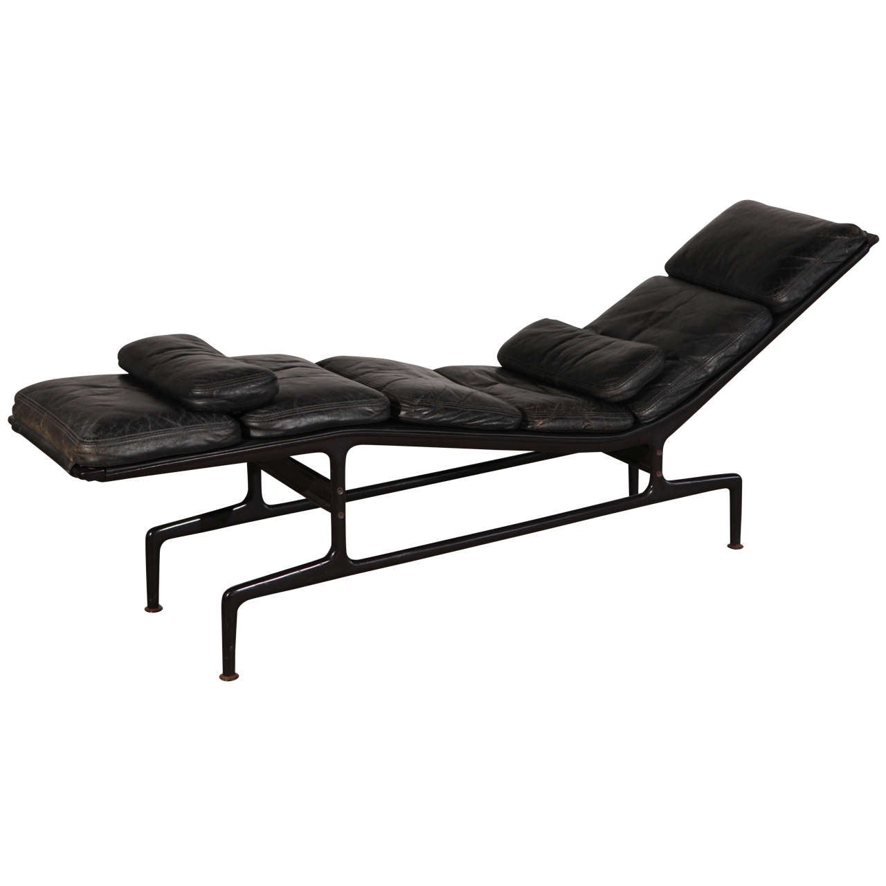 ES 106 Eames Chaise Lounge at 1stDibs es106, eames chaise longue, es