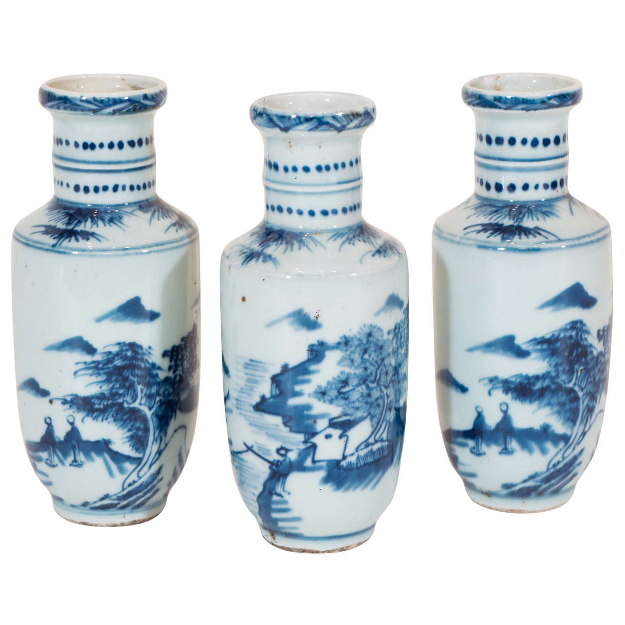 Petite Chinese Porcelain Vases For Sale at 1stdibs