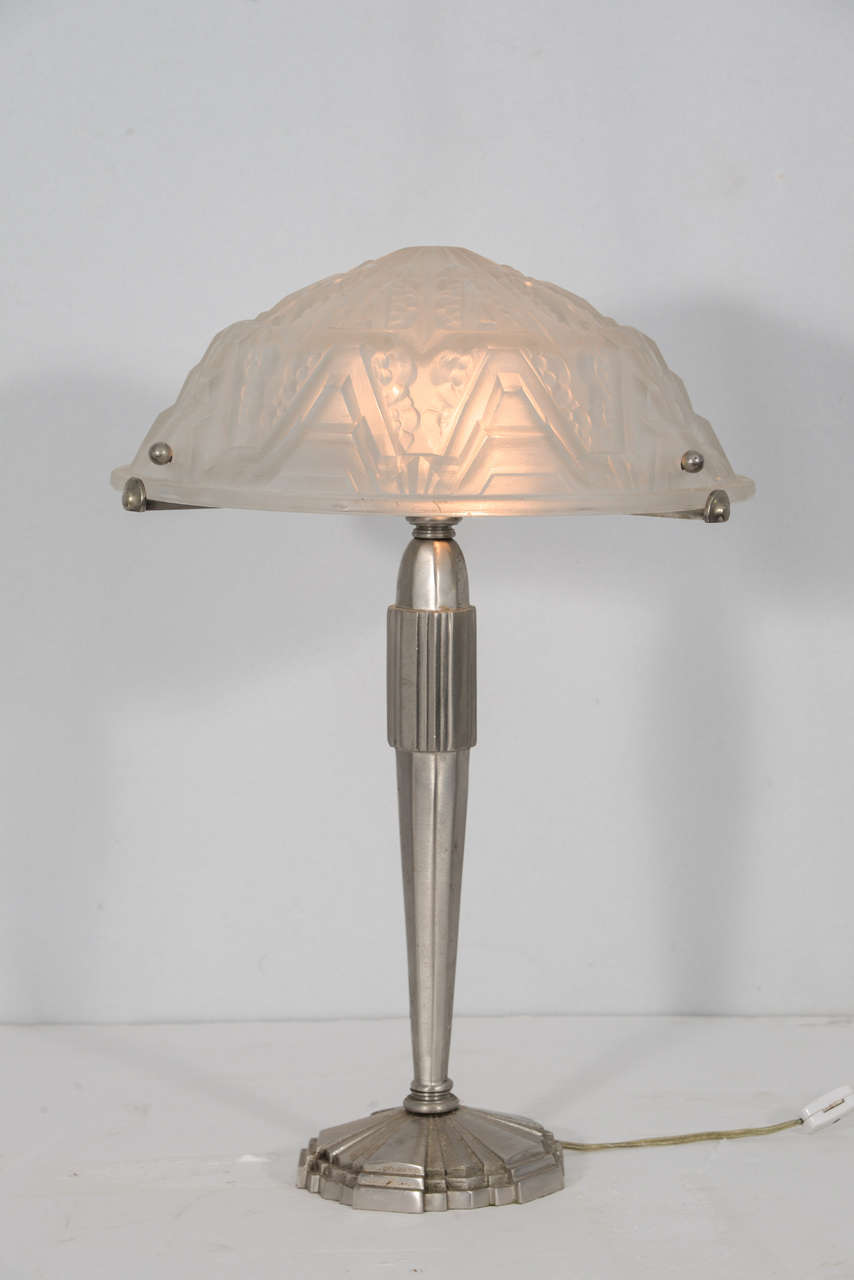 1920s Art Deco Table Lamp with Signed Glass Shade For Sale at 1stDibs