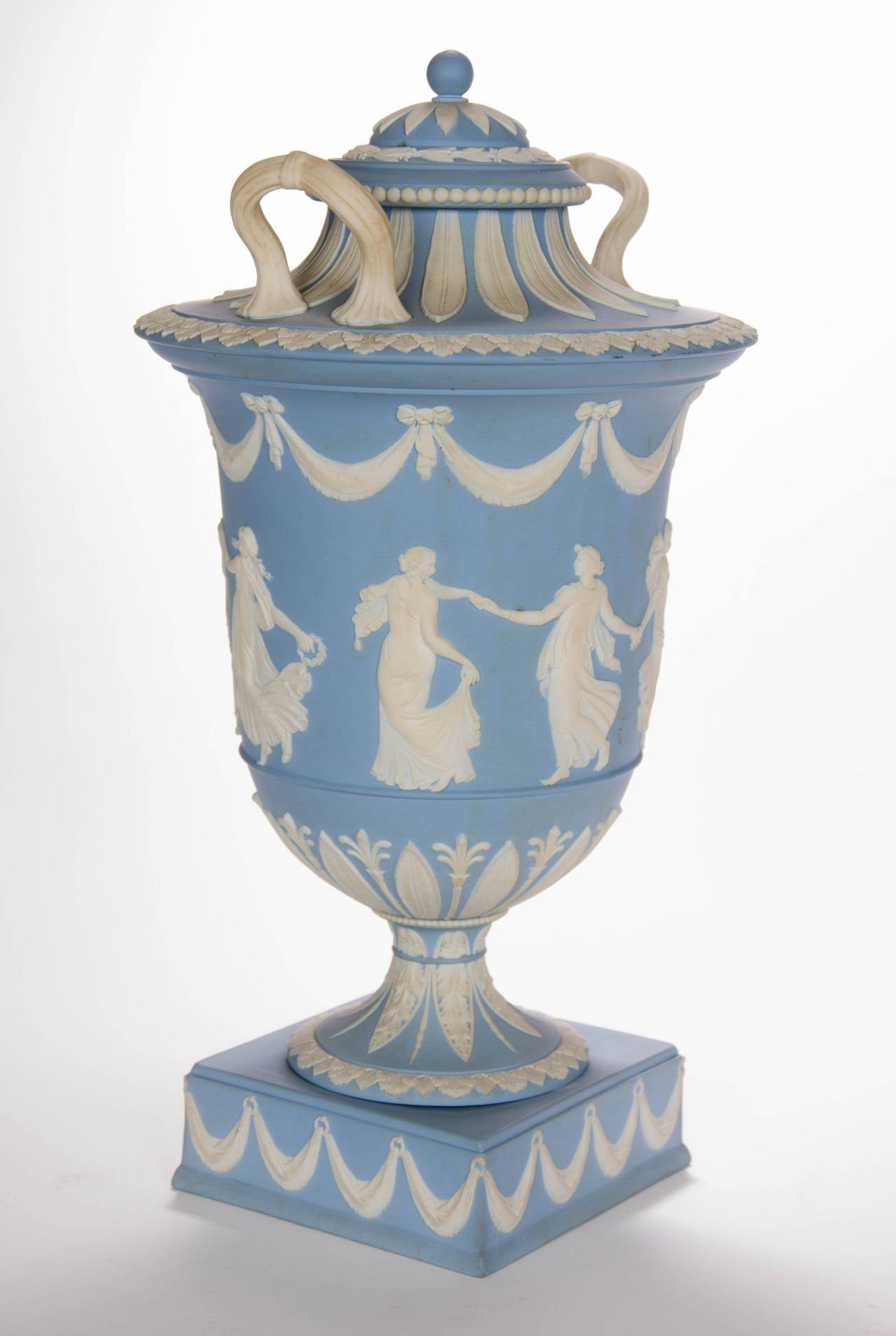 A Pair of Wedgwood Vases at 1stDibs