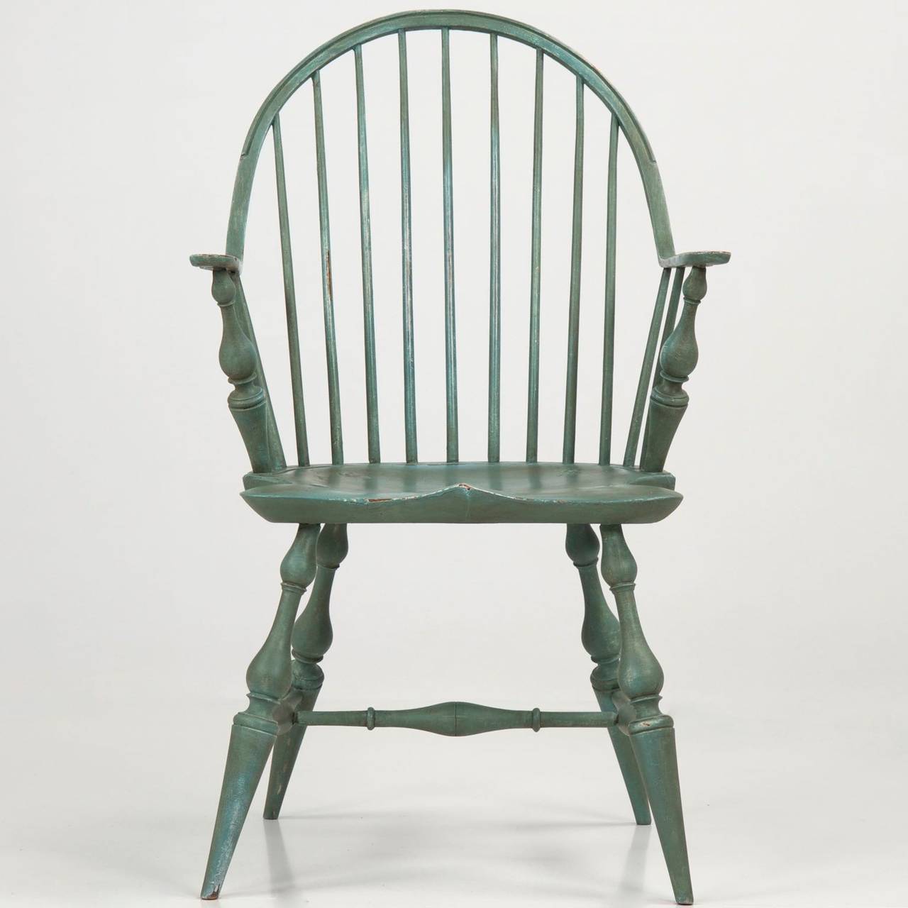 American Continuous Arm Windsor Style Chair, 20th Century at 1stDibs