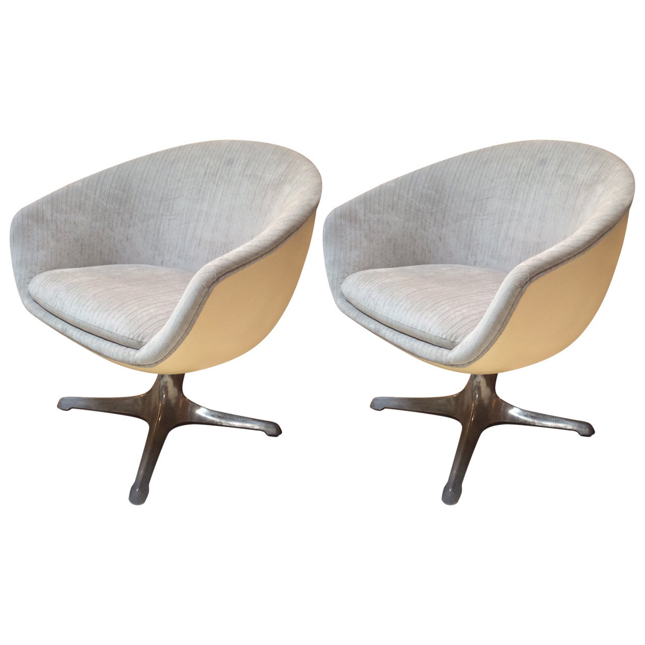 Pair of Mid Century Pod, Ball or Egg Swivel Chairs from the 1960s at