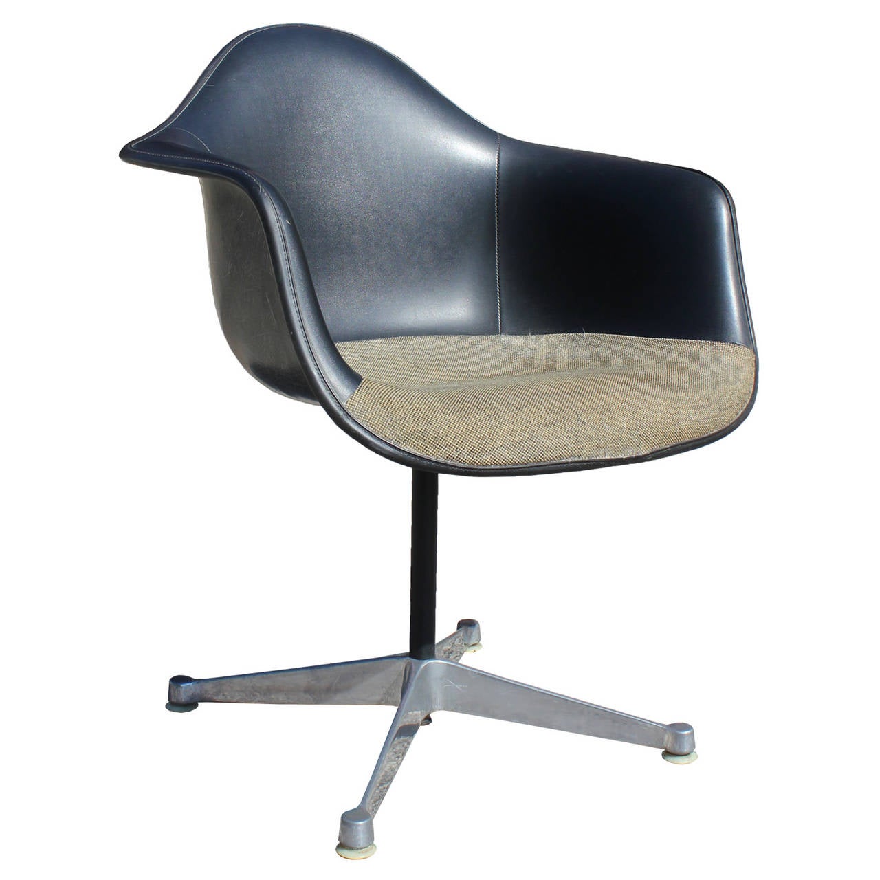 Set of Four Herman Miller Eames Swivel Bucket Chairs at 1stDibs