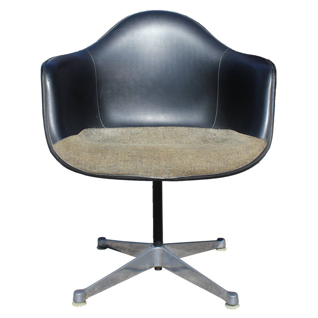 Set of Four Herman Miller Eames Swivel Bucket Chairs at 1stDibs