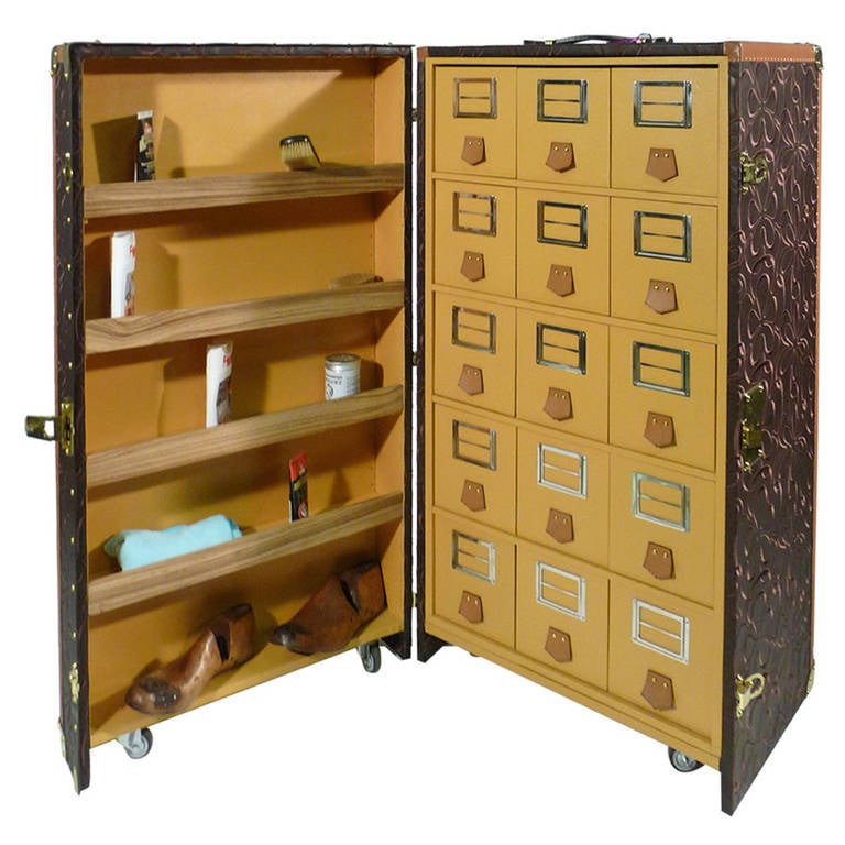 1999 Collector Shoes Wardrobe Trunk For Sale at 1stdibs