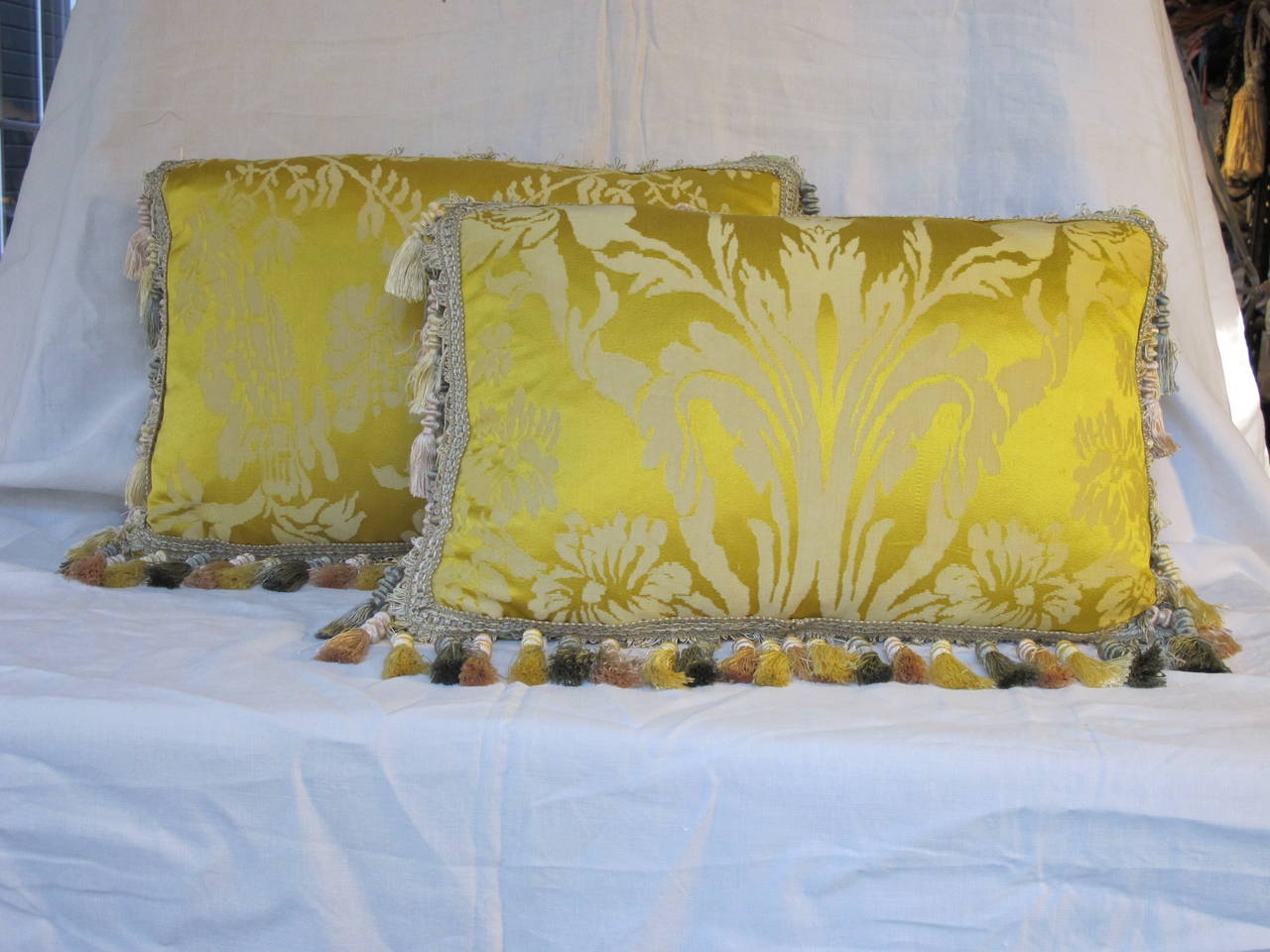 Vintage Silk Damask Pillows For Sale at 1stDibs