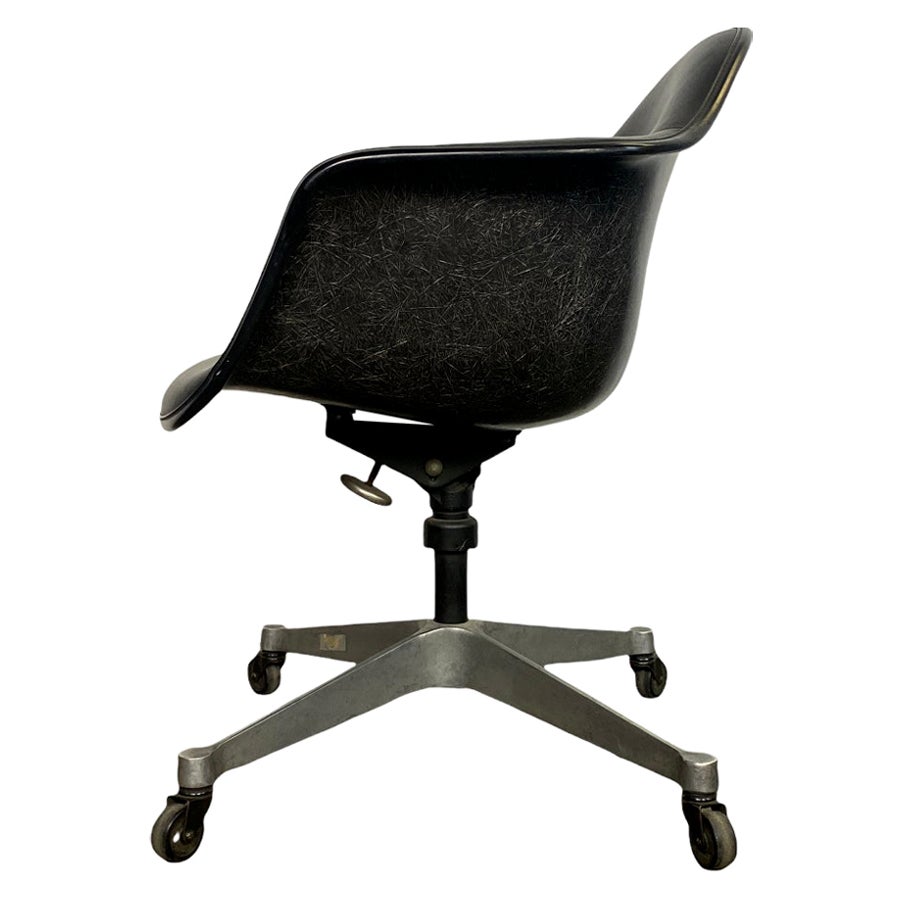 Herman Miller Eames Model DAT1 Tilting Swivel Office/Desk Chair For