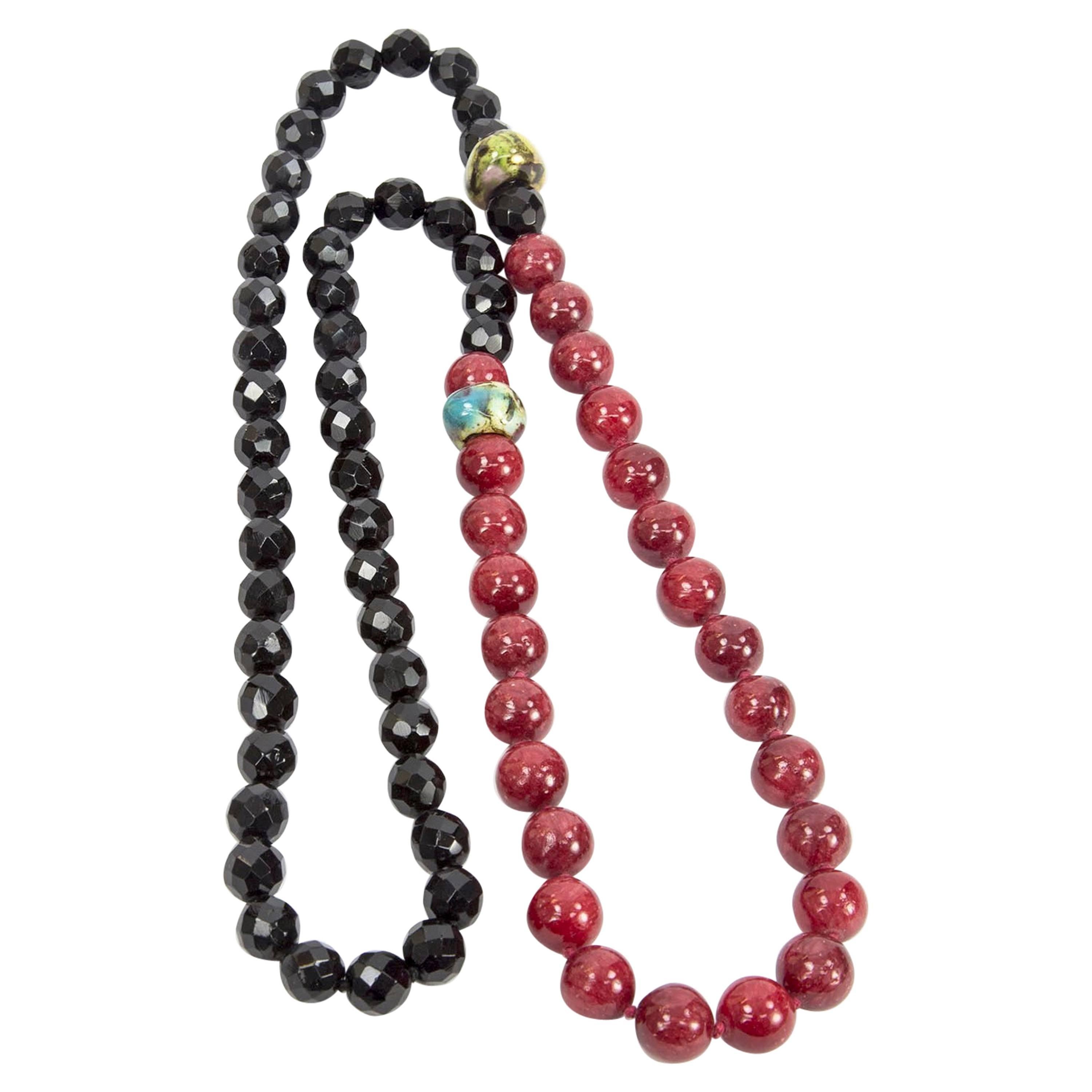 Striking Black Jet and Red Agate Beads Runway Necklace For Sale at