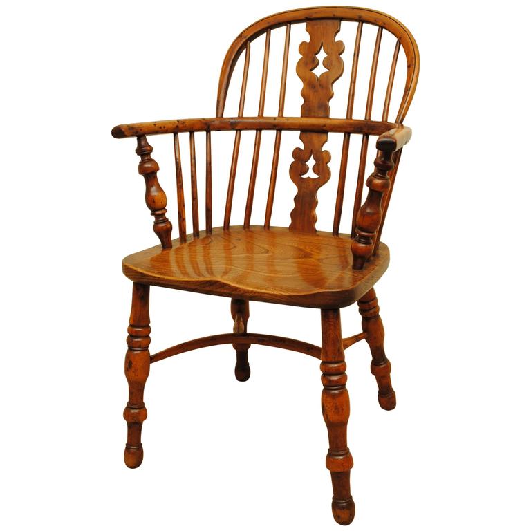 Good Example of a Yew Wood Windsor Chair at 1stDibs