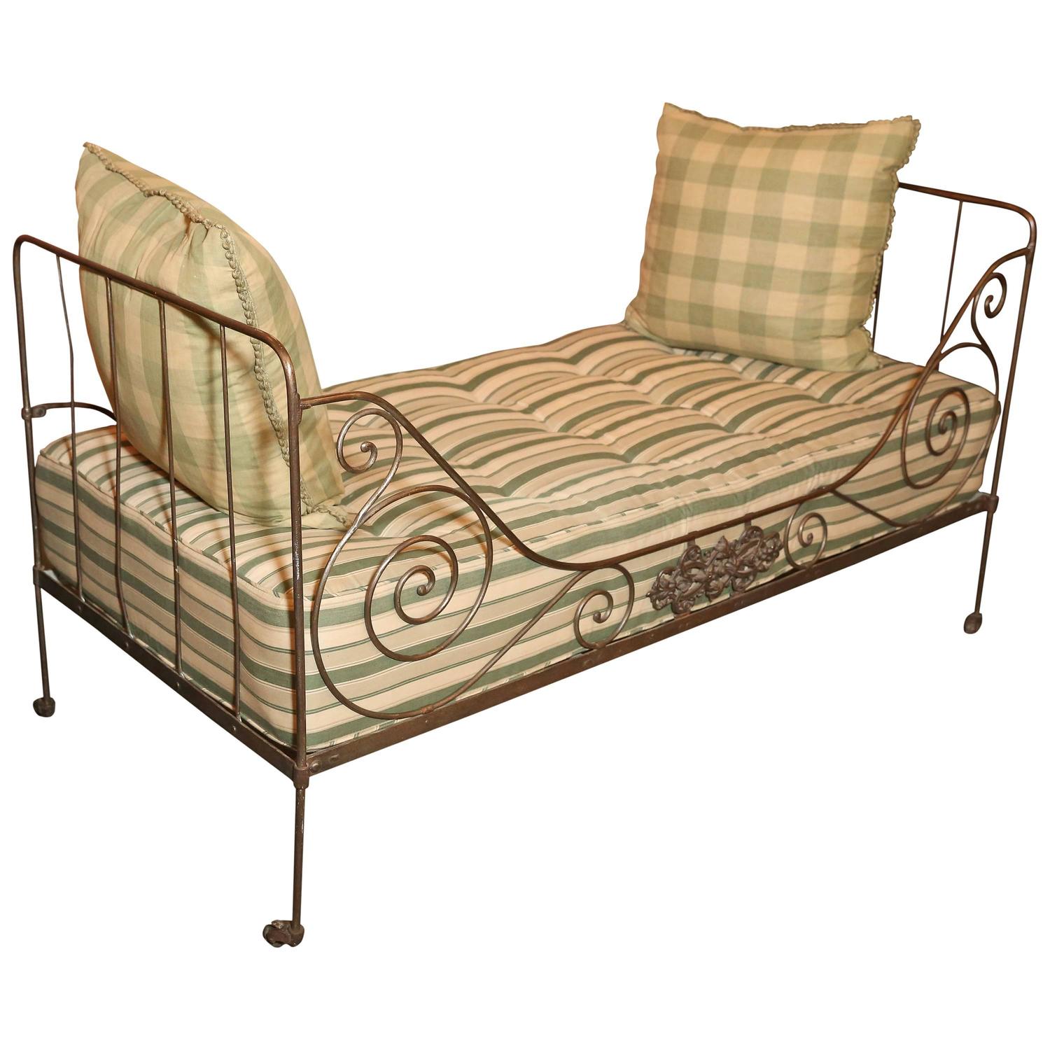Vintage Daybeds Orgy Couple