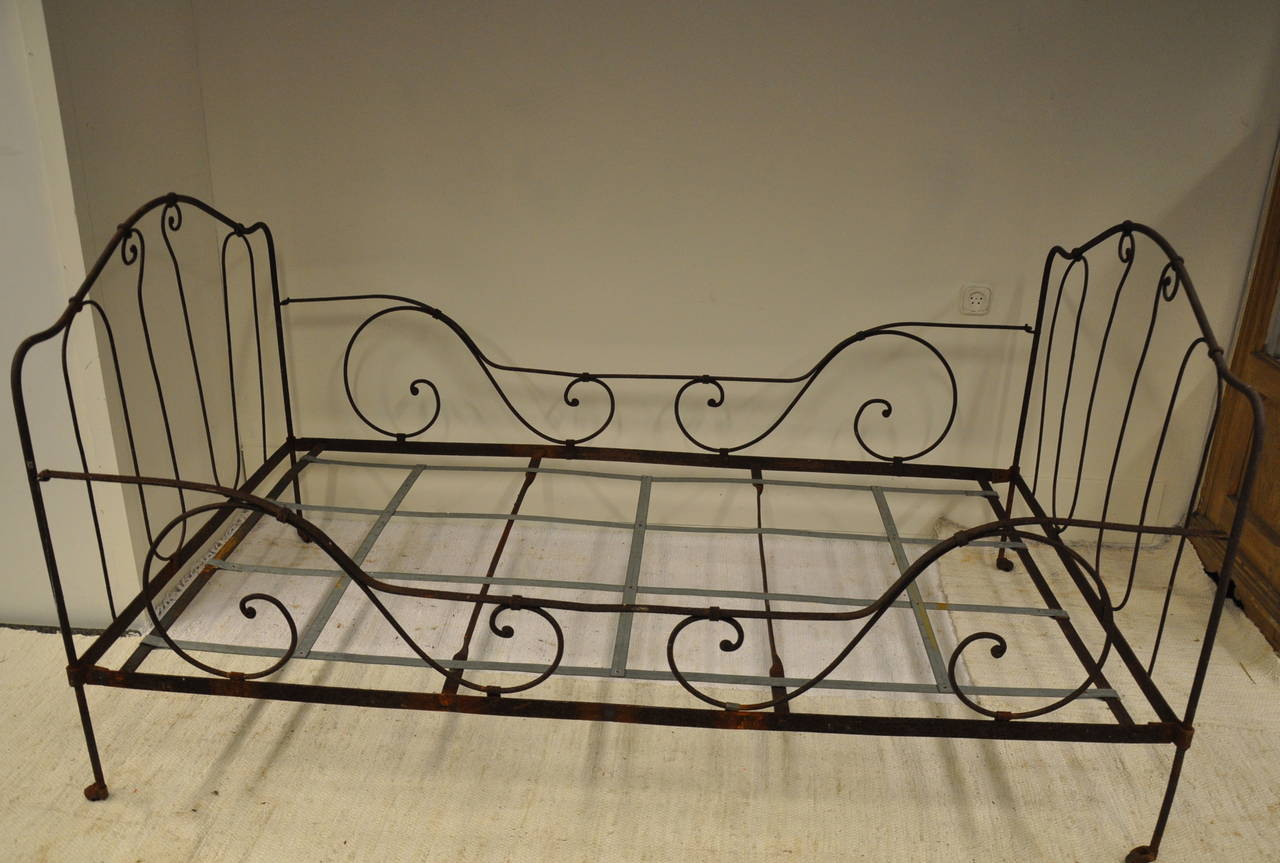 19th Century French Iron Bed For Sale at 1stDibs