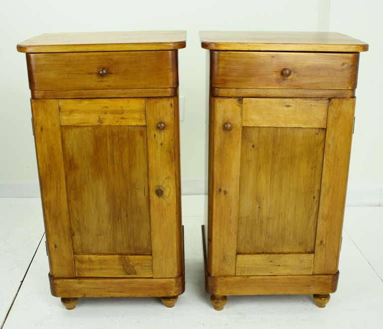 Pair of Antique Continental Pine Nightstands at 1stDibs