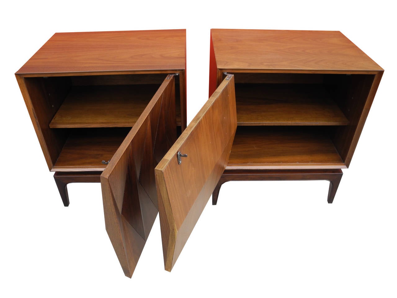 Pair of MidCentury Walnut Bedside Tables at 1stdibs