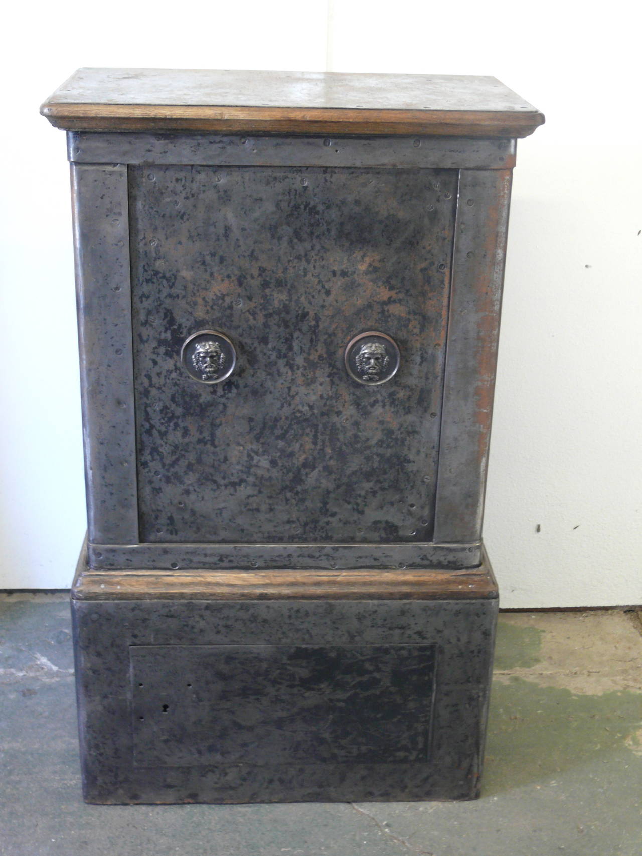 Vintage Metal Safe at 1stdibs