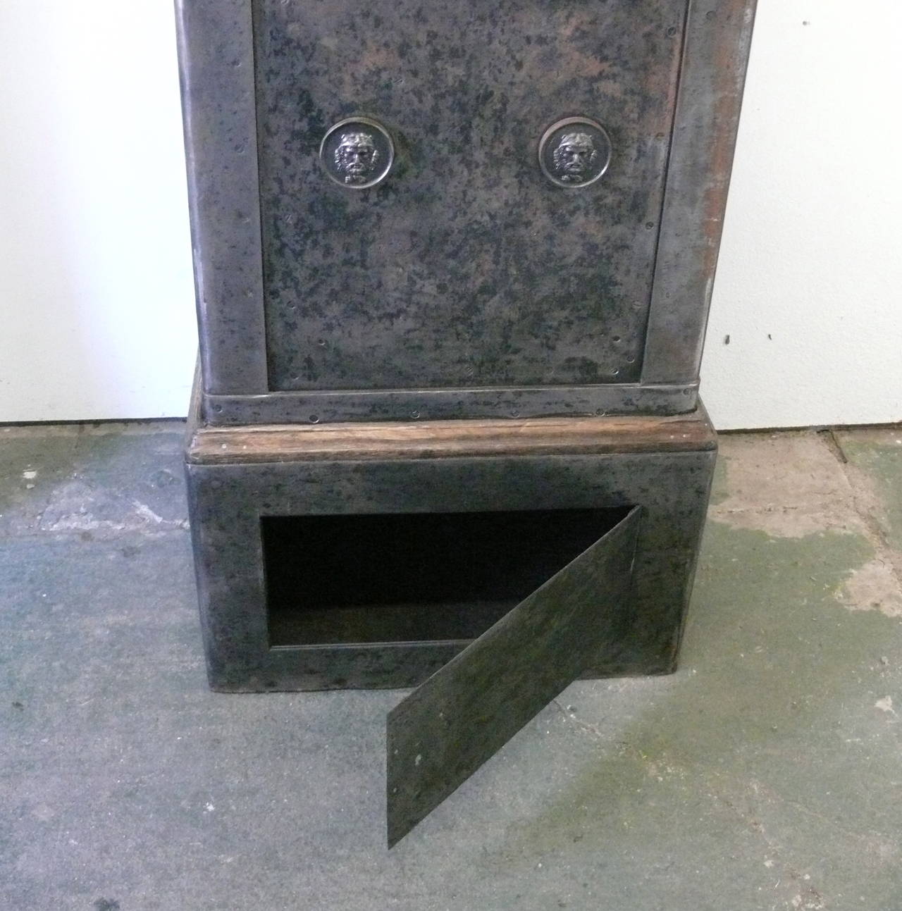 Vintage Metal Safe at 1stdibs