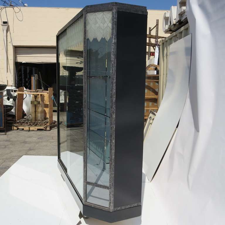 Art Deco Showcase with Lalique Glass Doors For Sale at 1stDibs