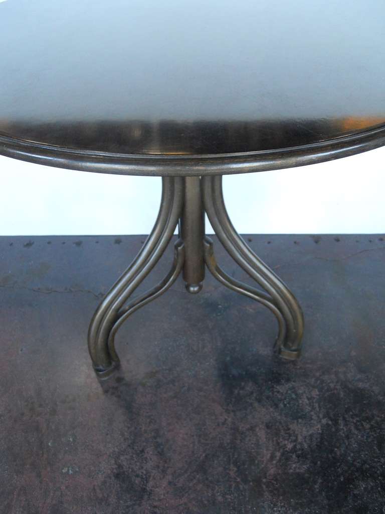Graceful Set of Table and Chairs at 1stDibs