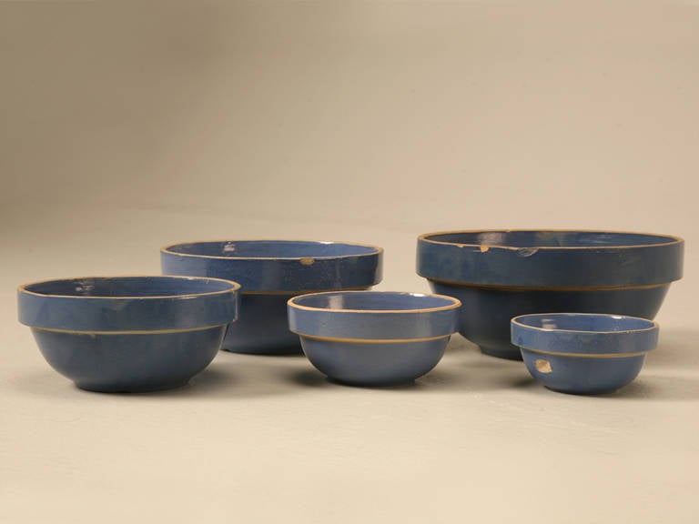 Set of Five Matched Vintage American Pottery Bowls For Sale at 1stdibs