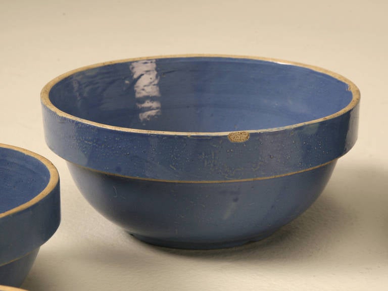 Set of Five Matched Vintage American Pottery Bowls For Sale at 1stdibs