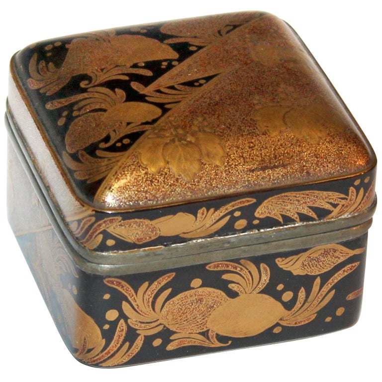 Antique Japanese Lacquer Box at 1stdibs