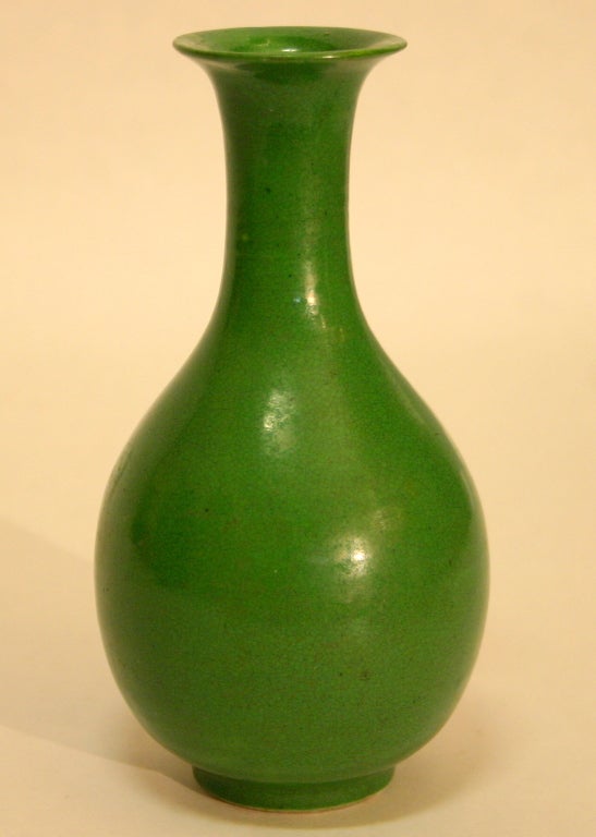 Antique Chinese Porcelain Apple Green Crackle Glaze Vase at 1stDibs