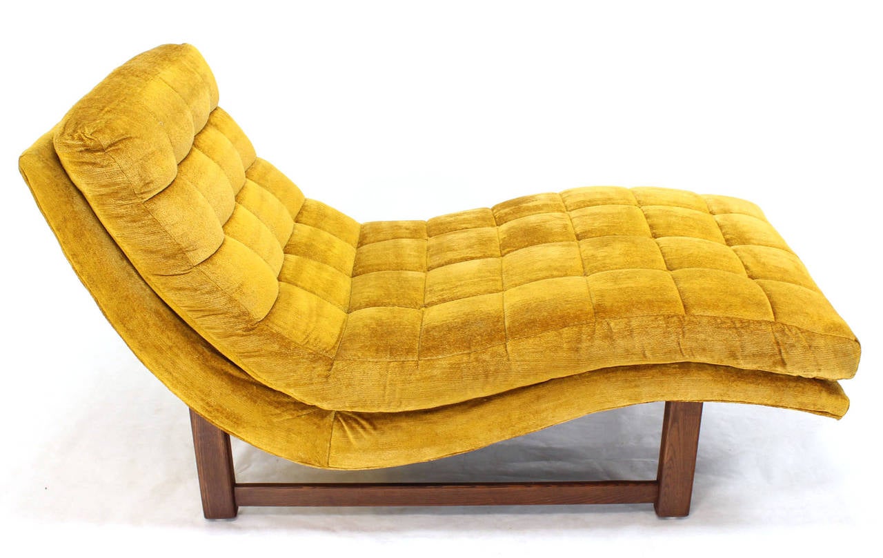 MidCentury Modern Golden Velvet Upholstery, Wave Chaise Longue at 1stdibs