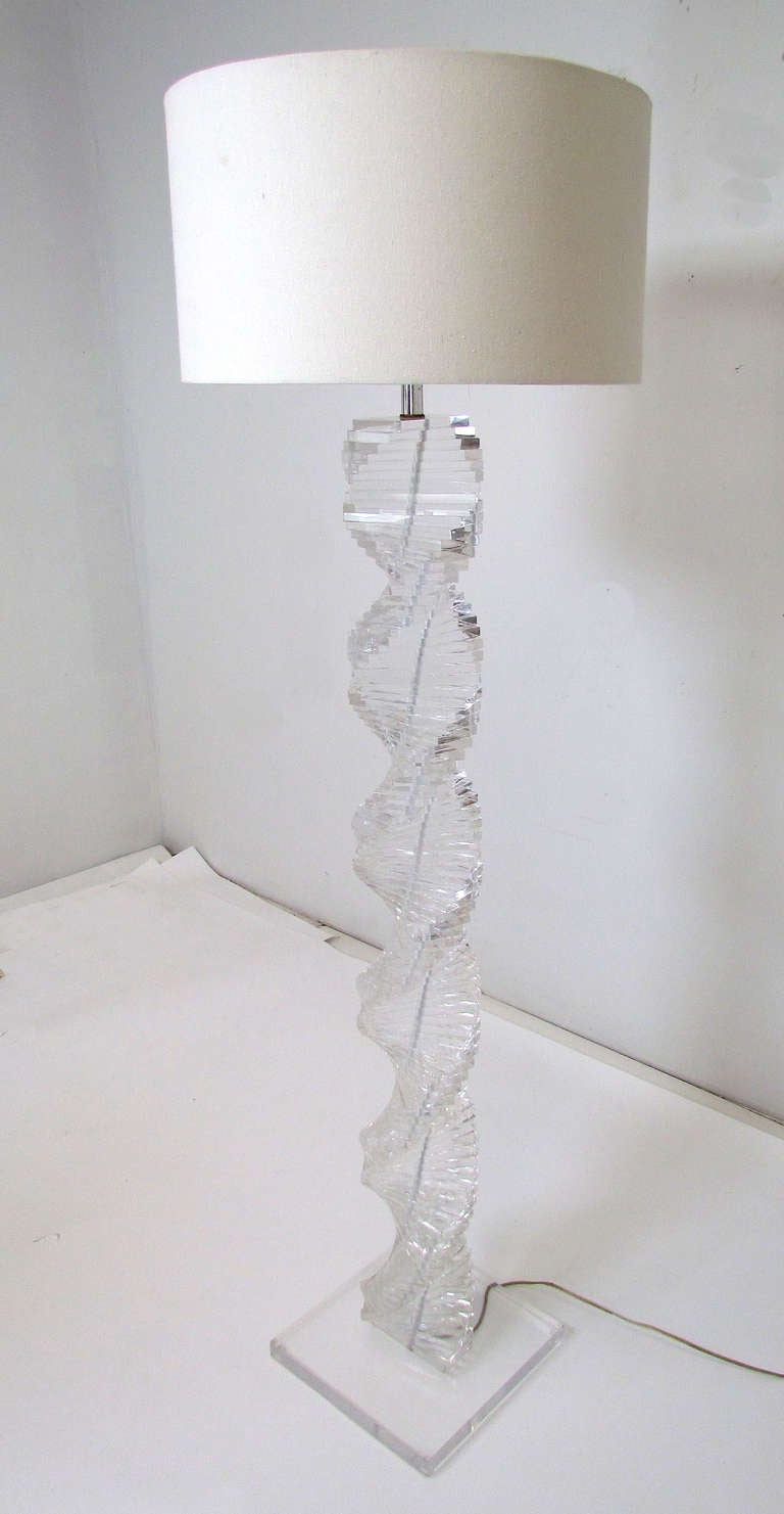 Modernist Stacked Helix Lucite Floor Lamp ca. 1970s at 1stDibs