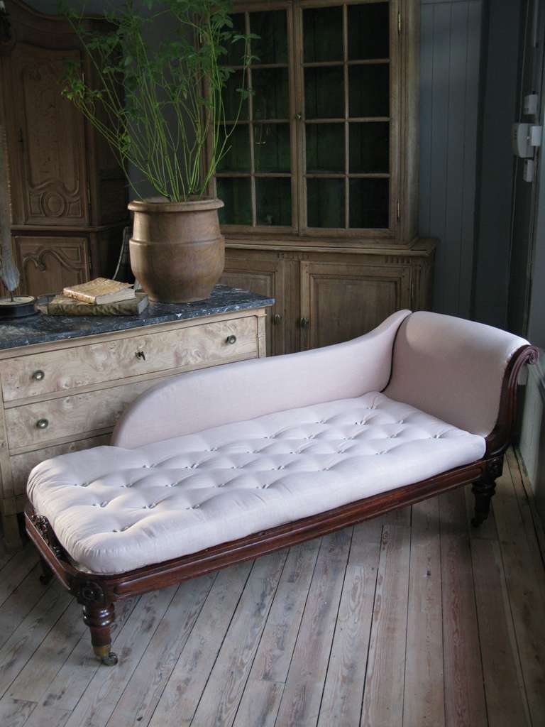 Fine Quality 19th Century English Country House Daybed at 1stdibs