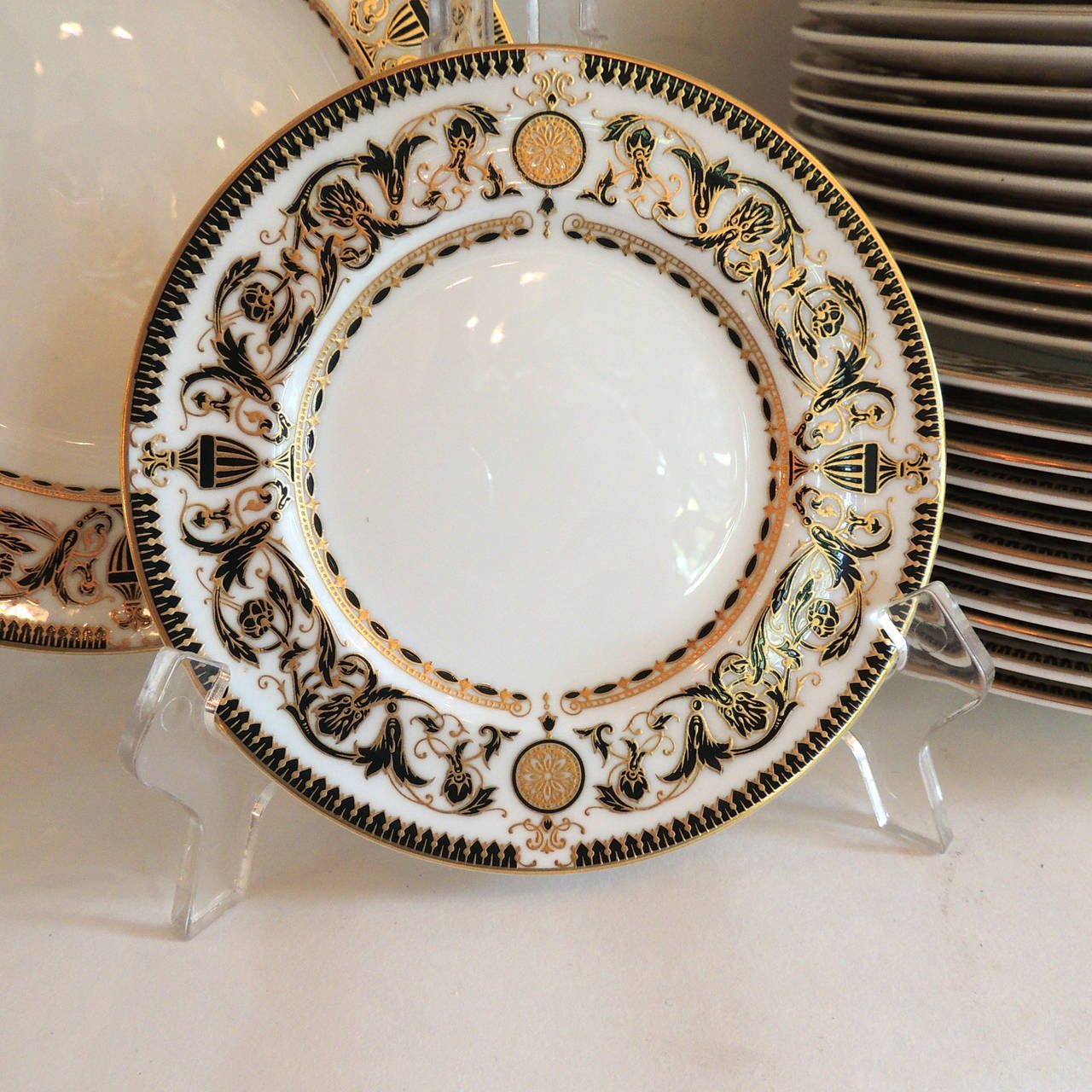Wonderful Royal Worcester Windsor Green and Gold Elegant Dinner Service