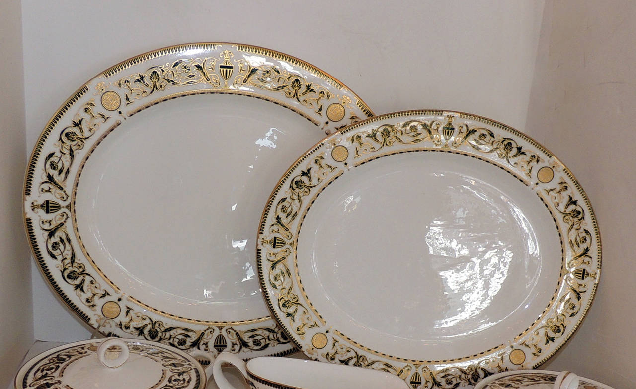 Wonderful Royal Worcester Windsor Green and Gold Elegant Dinner Service