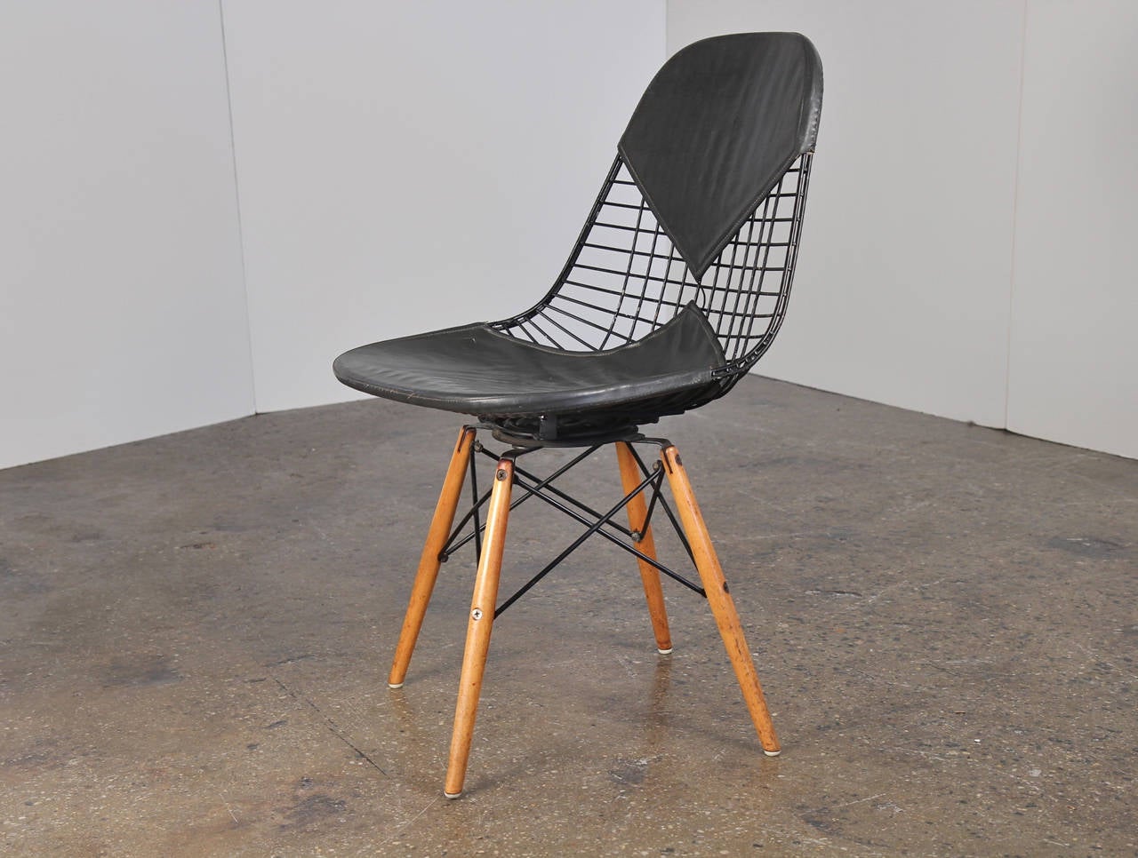 Early Eames PKW Wire Chair for Herman Miller at 1stDibs