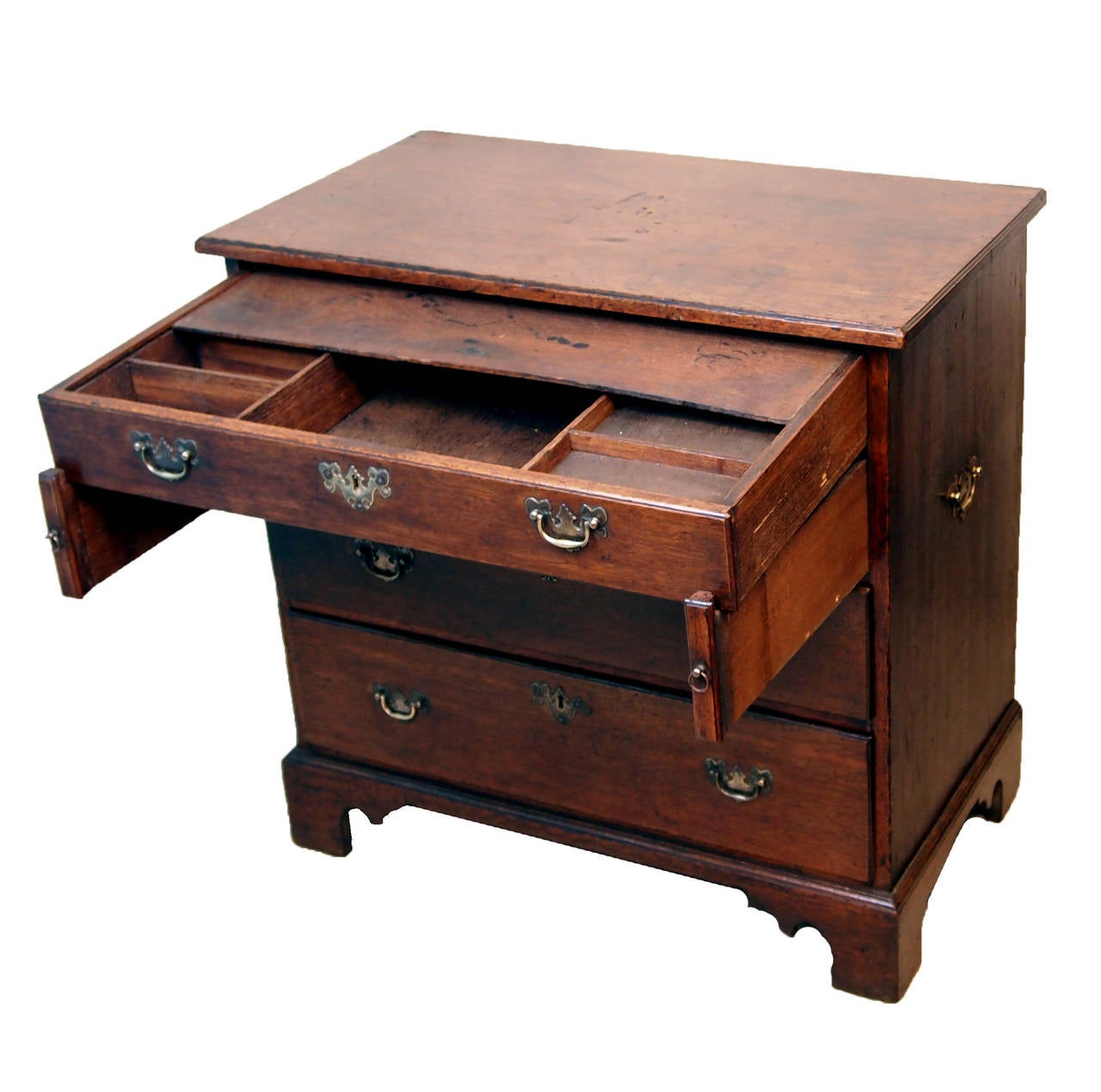 Antique Oak Bachelors Chest For Sale at 1stdibs