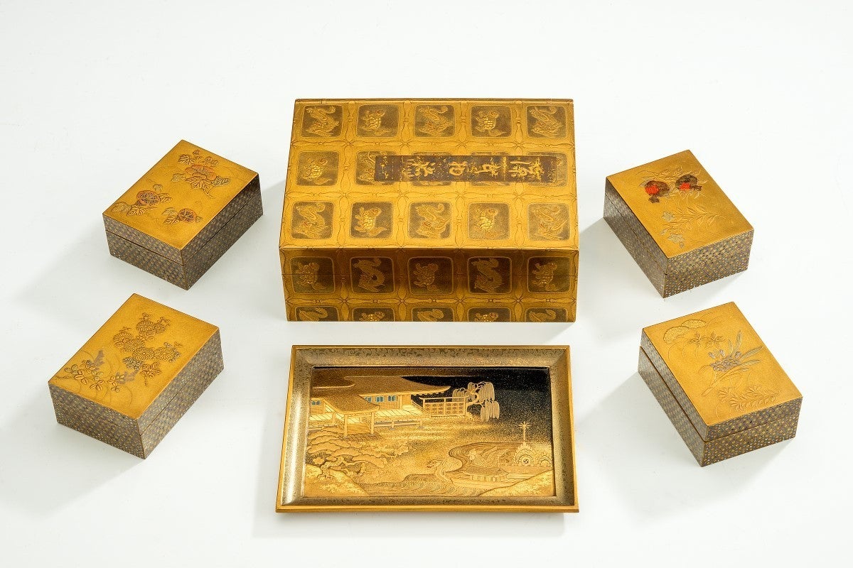 Antique Japanese box For Sale at 1stdibs