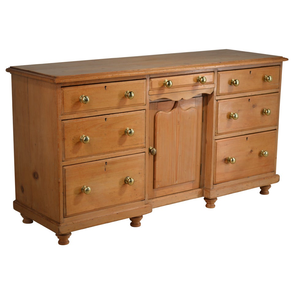 19th Century English Pine Welsh Dresser For Sale at 1stDibs