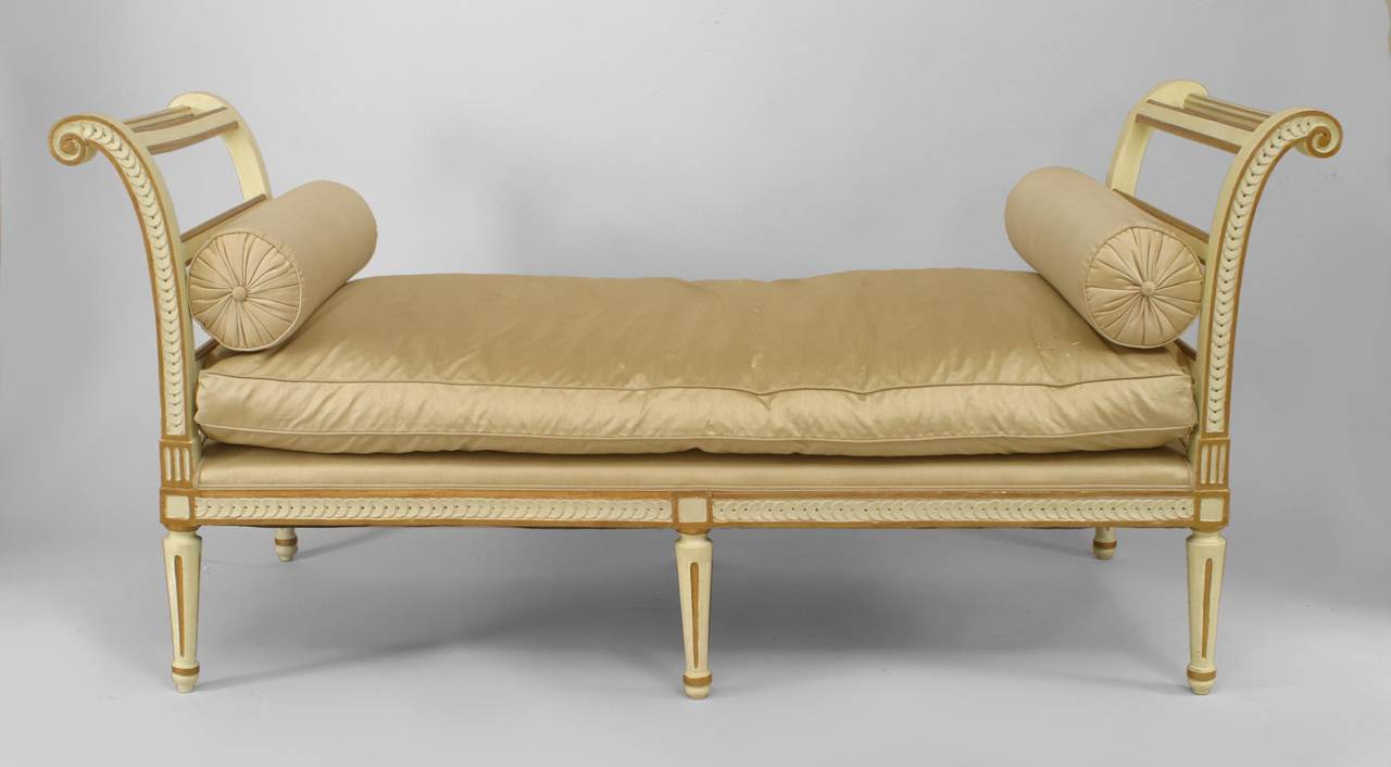 19th Century Italian Neoclassical Style GiltTrimmed Daybed For Sale at