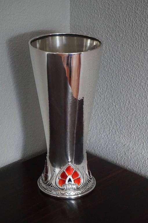 Superbe vase en argent émaillé Arts and Crafts 830 par Silversmith