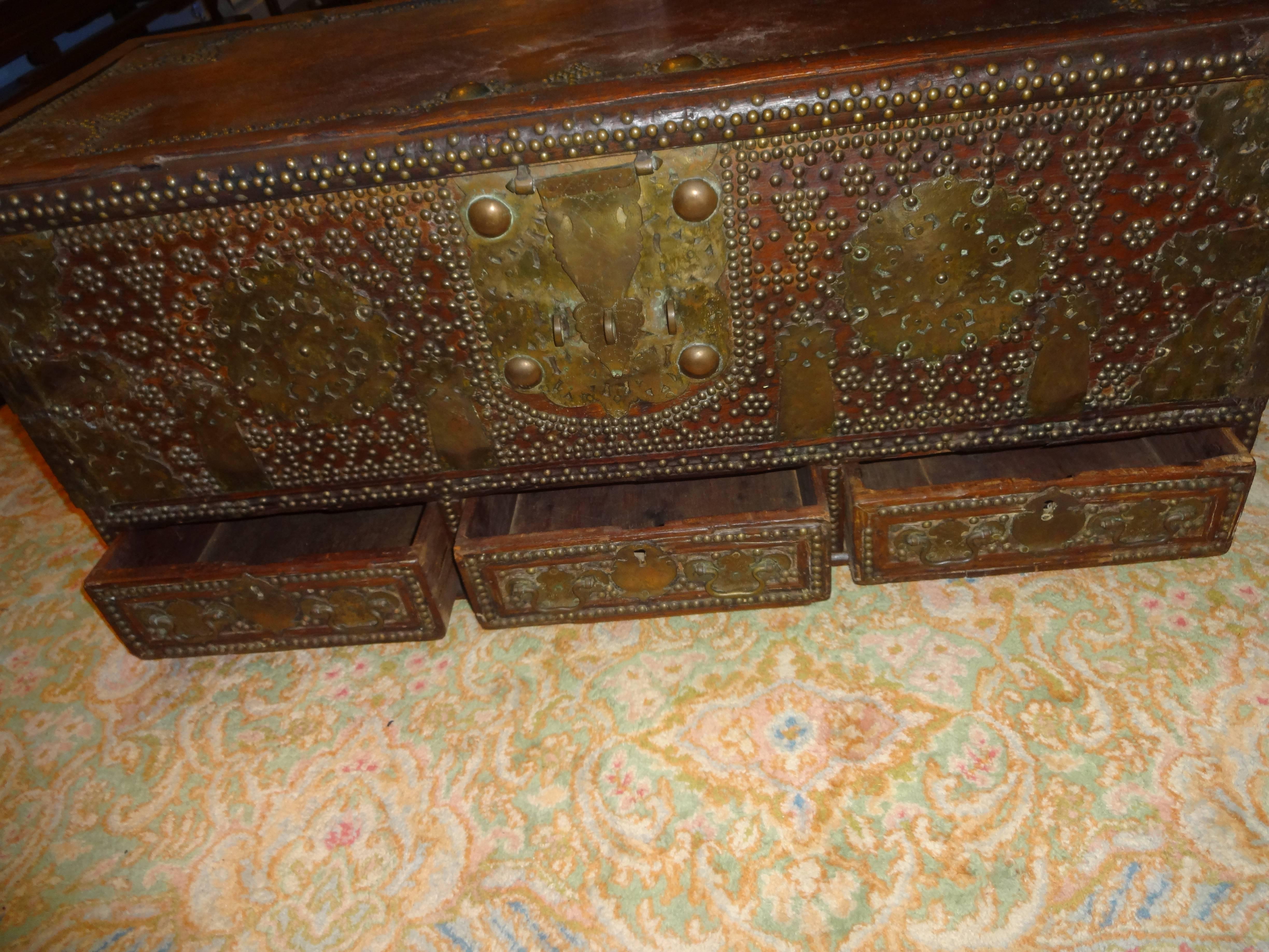 Kuwaiti Chest at 1stDibs kuwaiti chest for sale, kuwaiti chest value