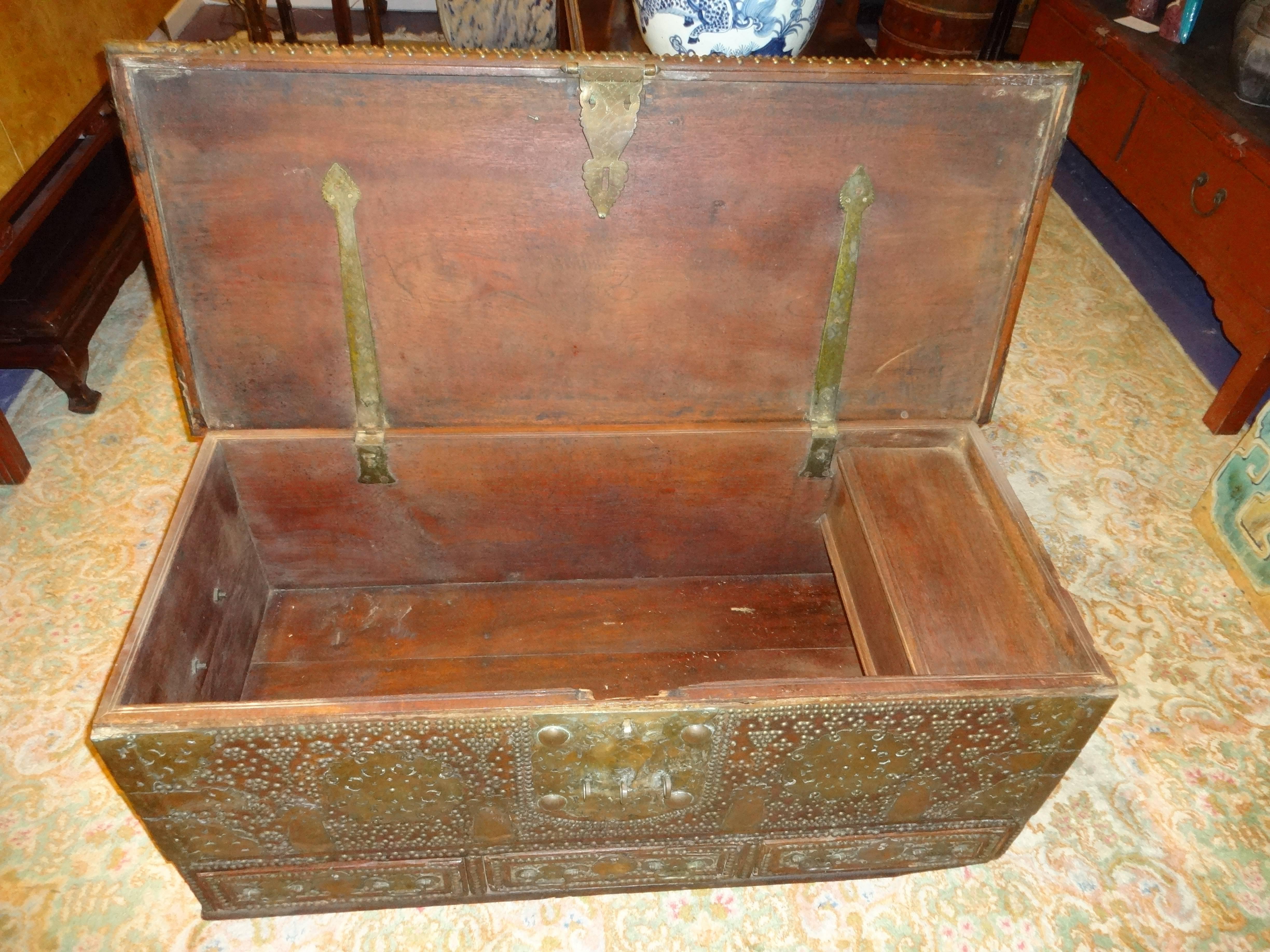 Kuwaiti Chest at 1stDibs kuwaiti chest for sale, kuwaiti chest value