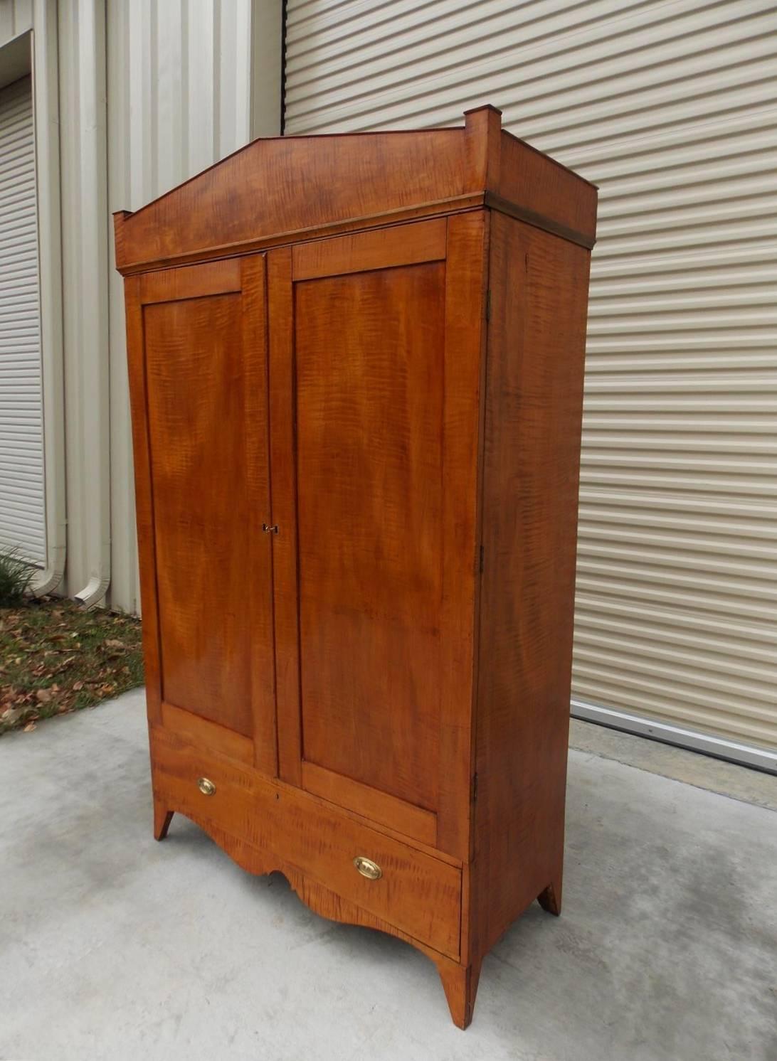American Hepplewhite Tiger Maple Armoire, Circa 1800 For Sale at