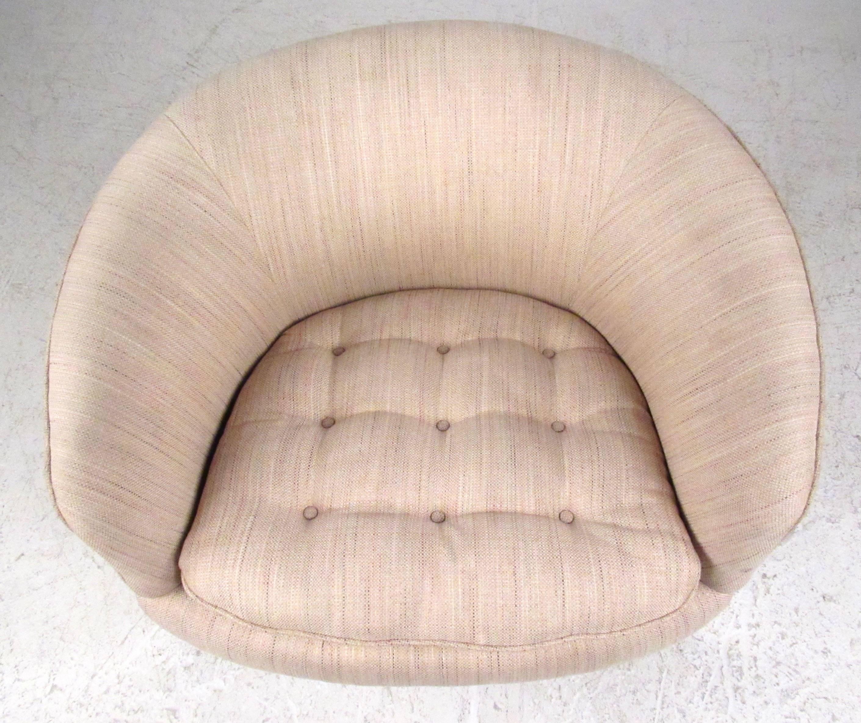 Vintage Club Chairs by Bernhardt For Sale at 1stDibs bernhardt barrel