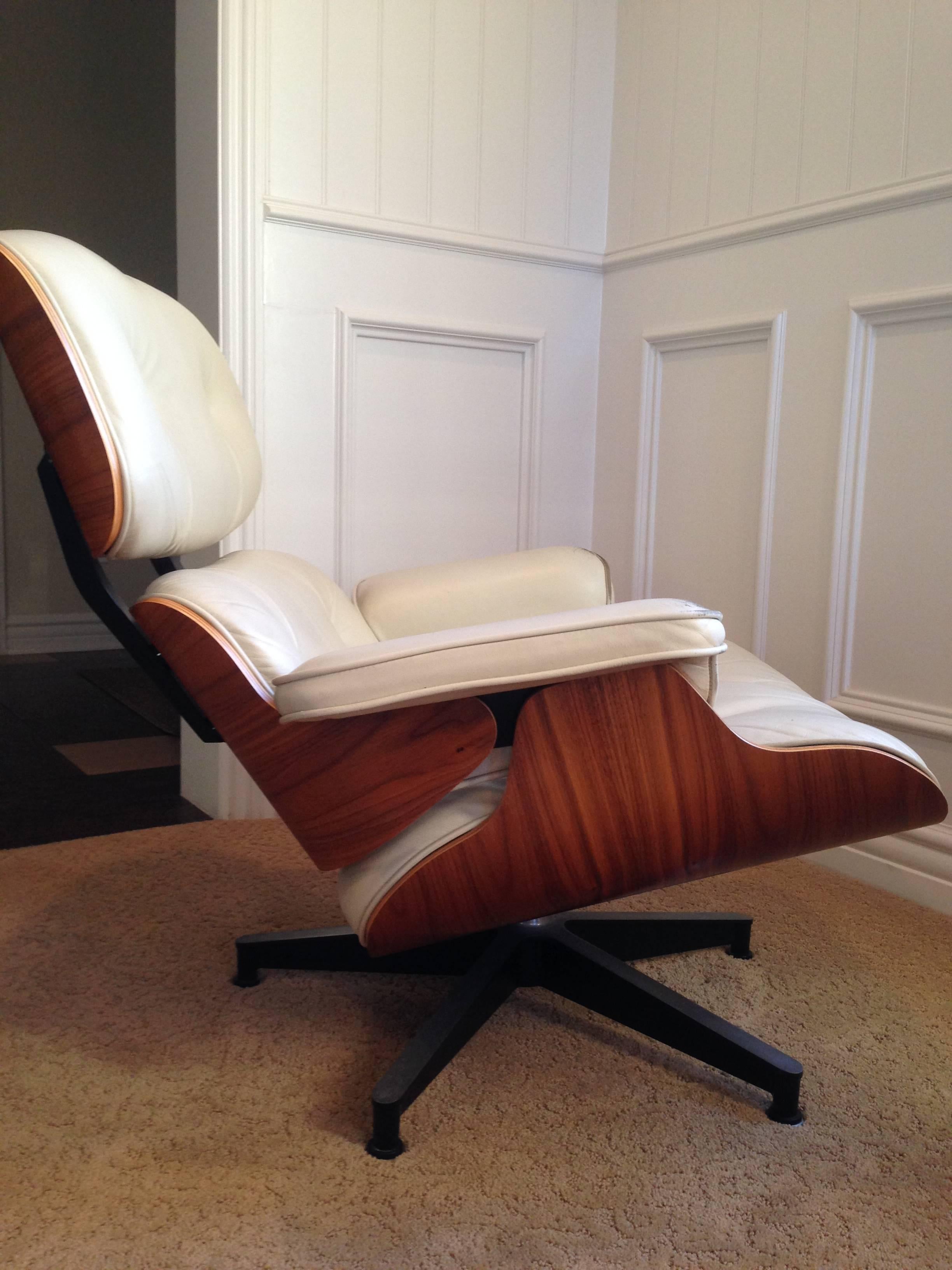 Herman Miller Eames Lounge Chair and Ottoman, Model 670 and 671 at