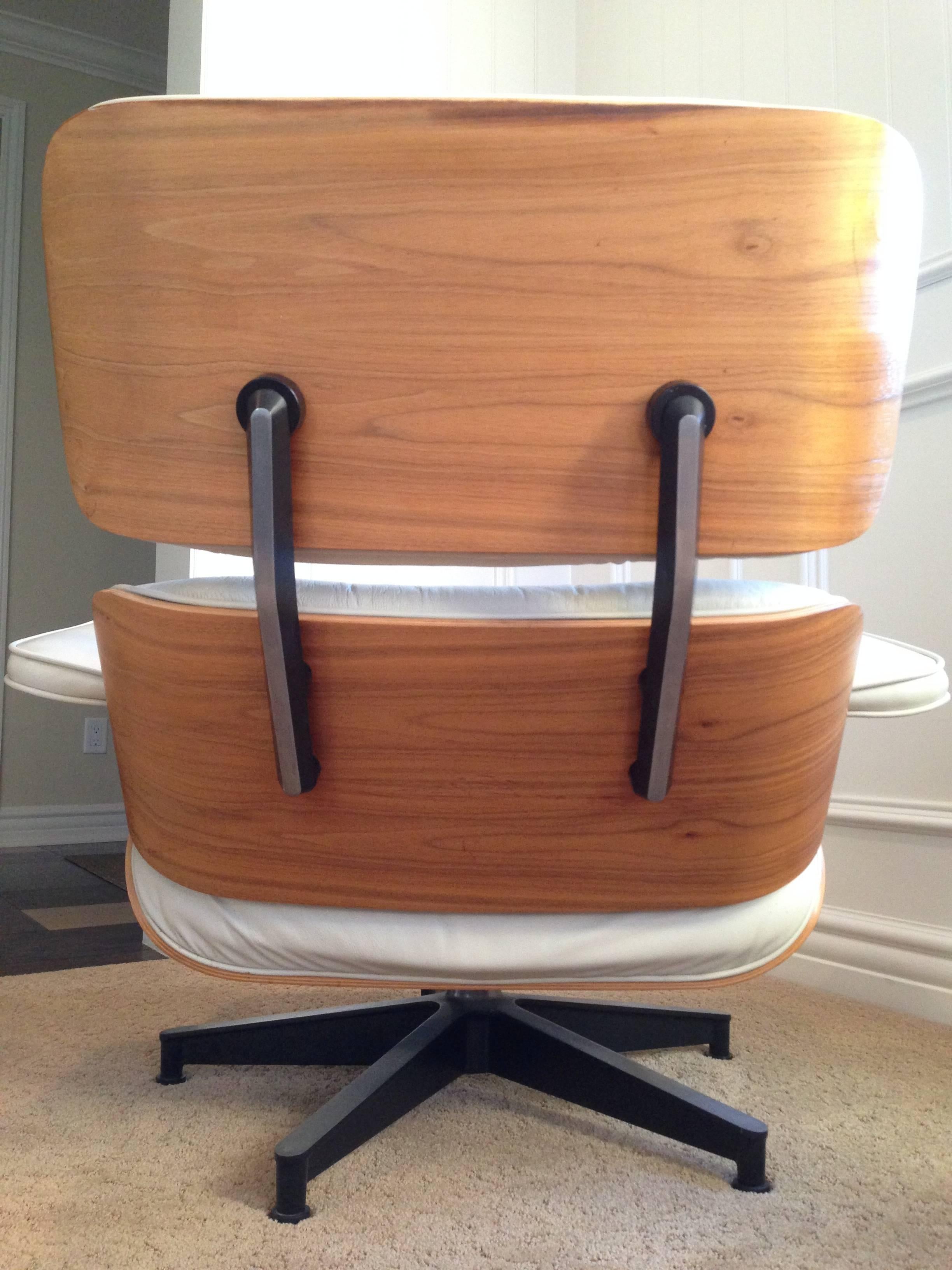 Herman Miller Eames Lounge Chair and Ottoman, Model 670 and 671 at