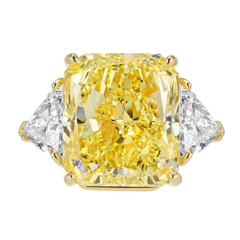 Bulgari 21.07 Carat Radiant Cut Natural Canary Diamond Ring at 1stdibs