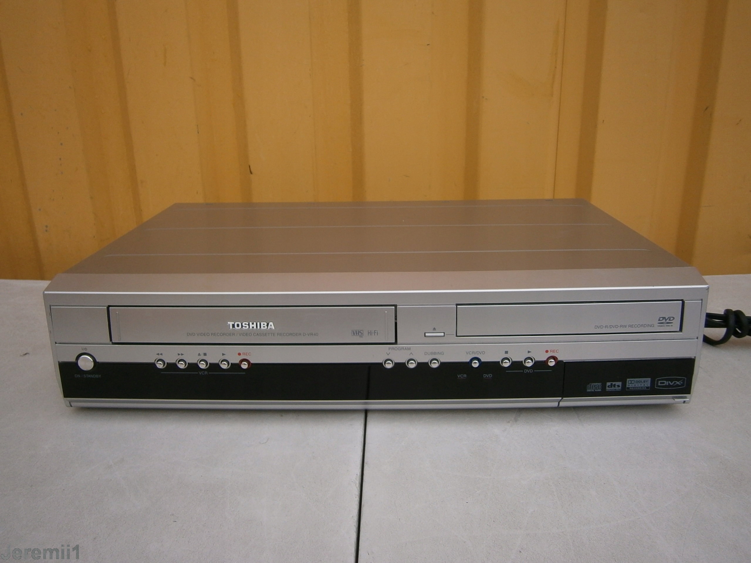 VHS NA DVD TOSHIBA COMBO NAGRYWARKA DVD/VHS DVR40 7692384007