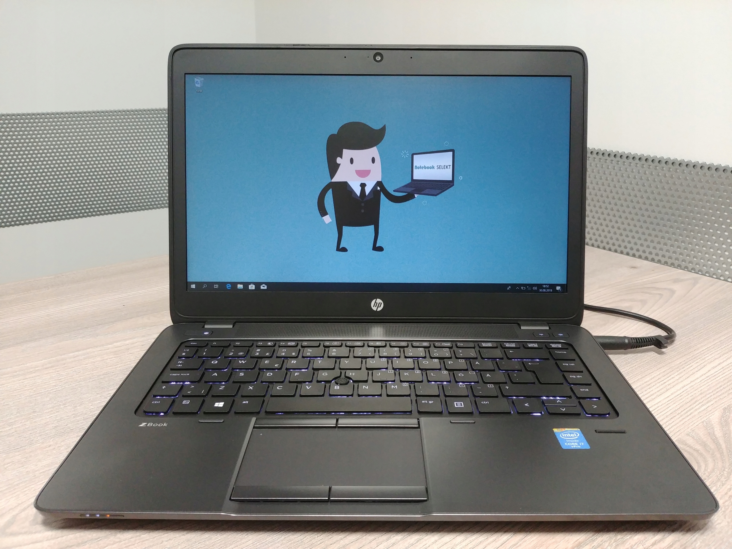 HP ZBook 14 G2 i75600U AMD M4150 16GB 180SSD 3G