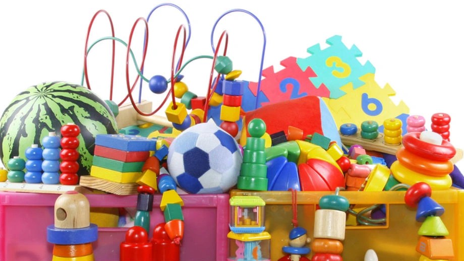 Top 10 najpopularniejszych zabawek dla malucha (do 100 zł