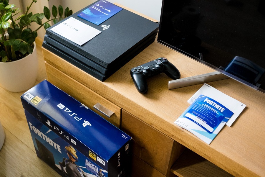 Sony PS4 Pro 4K 1TB Prywatna Jak nowa! Gliwice Kup teraz na