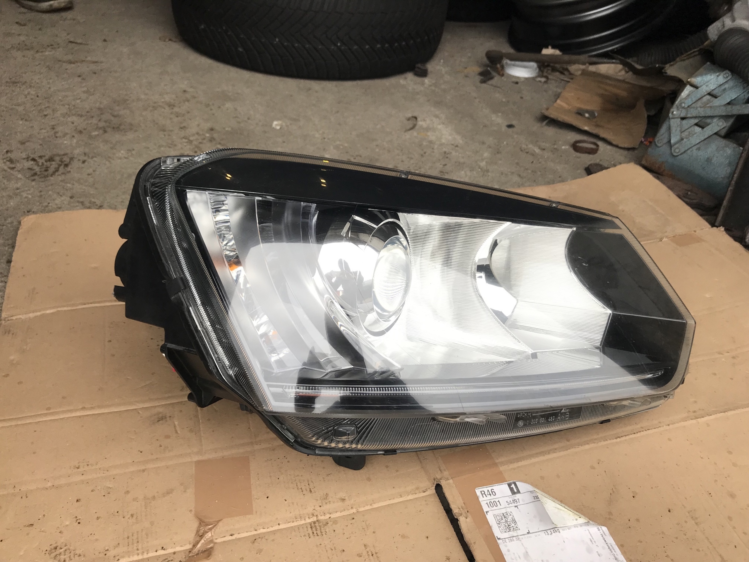 Lampa prawa przód Skoda Yeti LIFT Bixenon skrętny Strzałkowo Kup