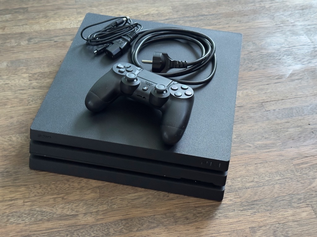 SONY Playstation PS4 Pro 1TB CUH7116B Jet Black Wrocław Licytacja
