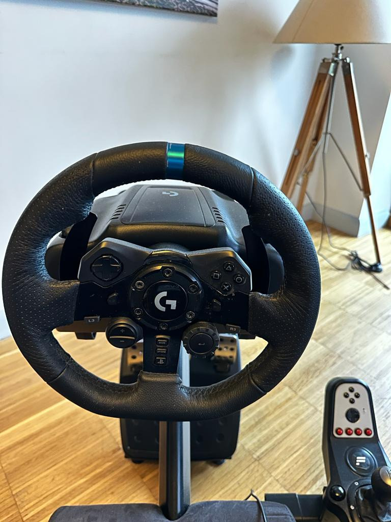 Logitech G923 TRUEFORCE Sim Racing Wheel For Xbox,, 50 OFF